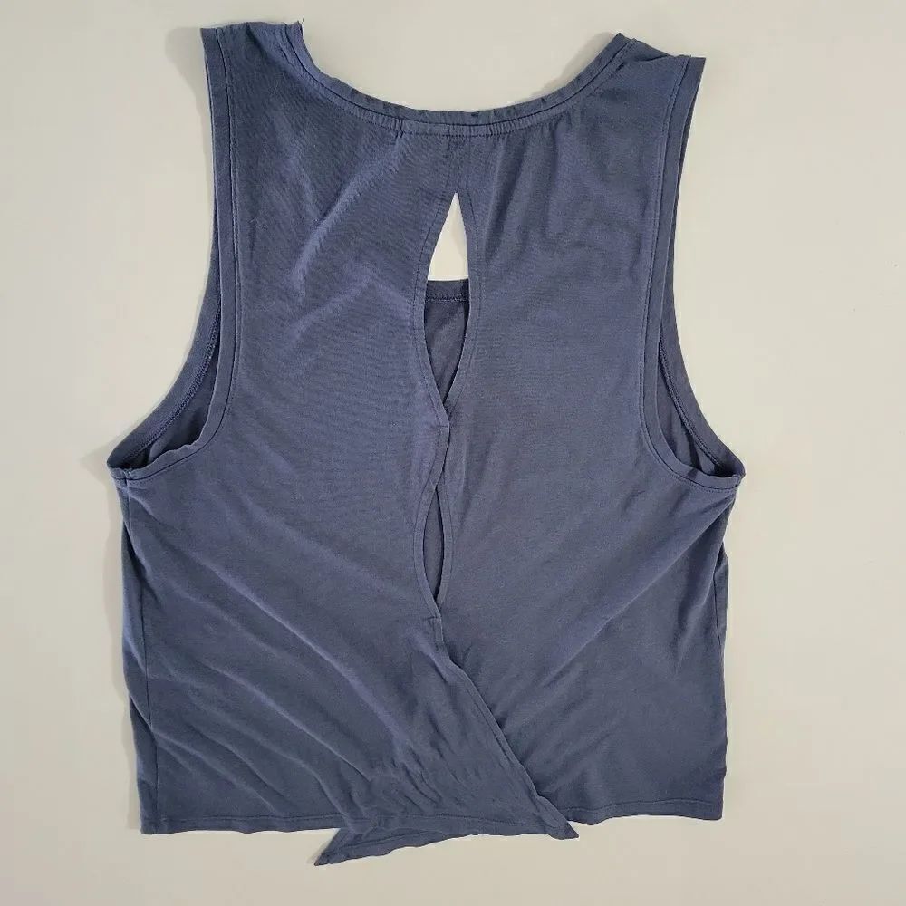 Victoria Sport Gray Split Back Tie Workout Tank Top - Picture 11 of 11